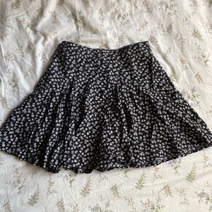 Hollister size extra small mini skirt with shorts in great condition
